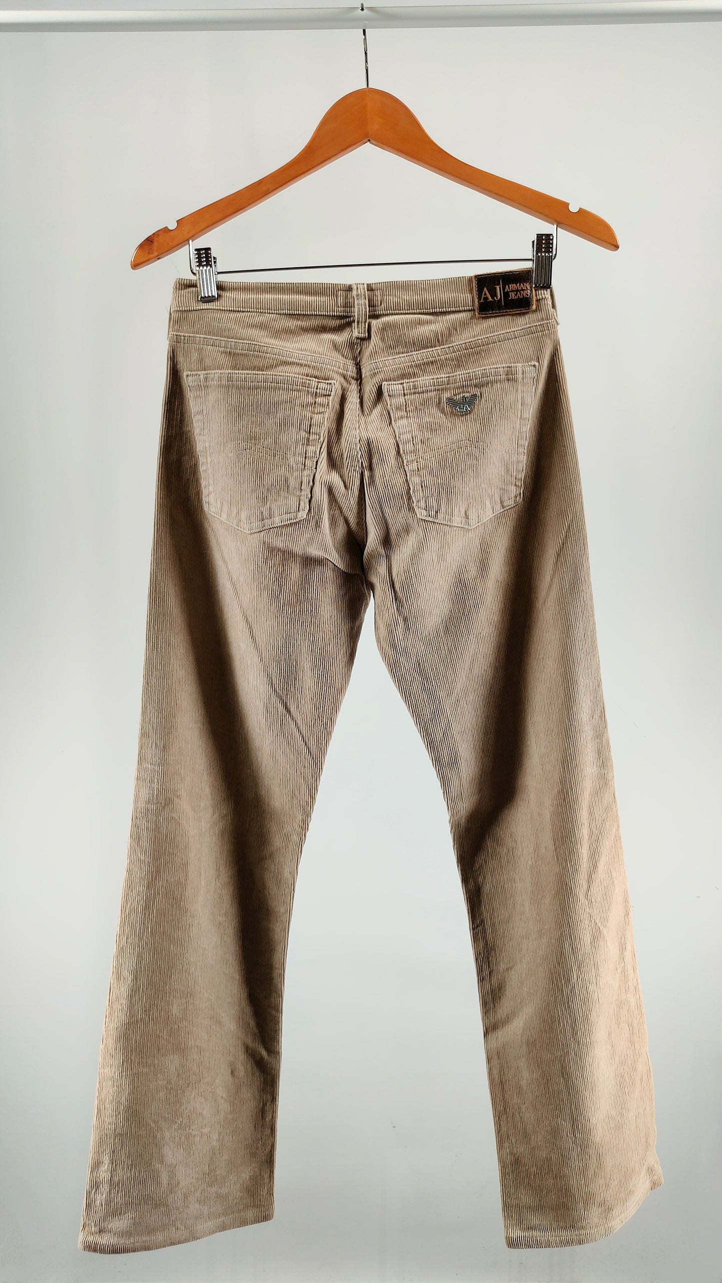 Pantalones Armani de pana beige