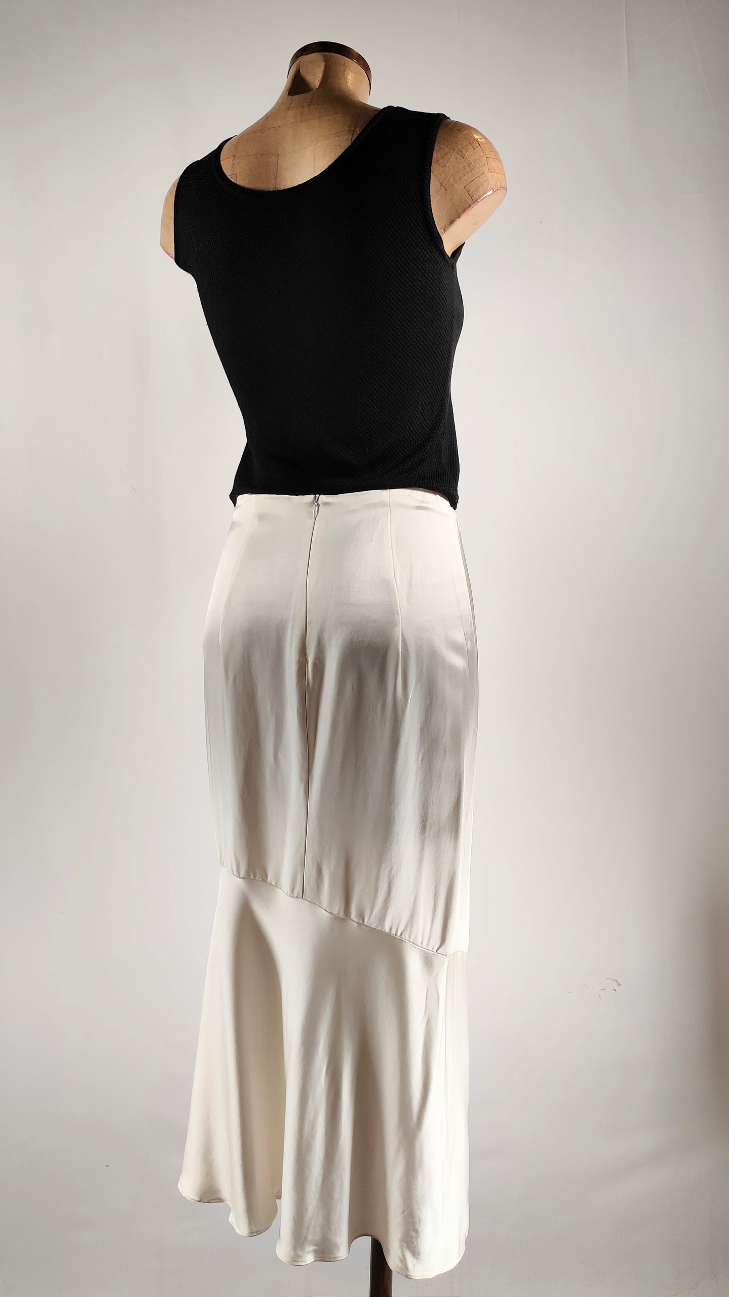 Falda satinada blanca Massimo Dutti