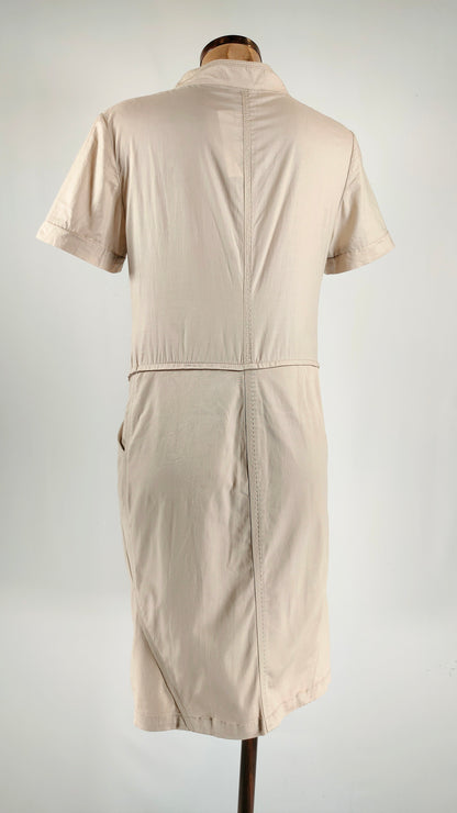 Vestido beige PG con cierre botones