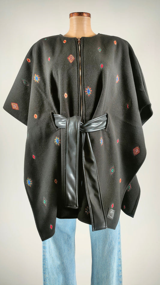 Poncho Desigual con cinturón