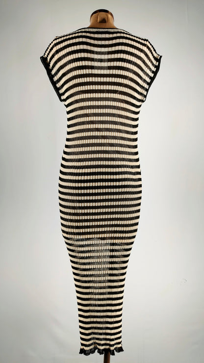 Vestido largo de punto con rayas horizontales