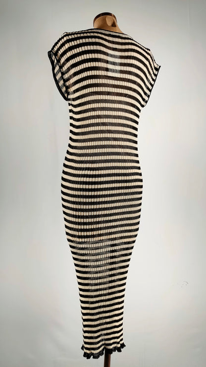 Vestido largo de punto con rayas horizontales