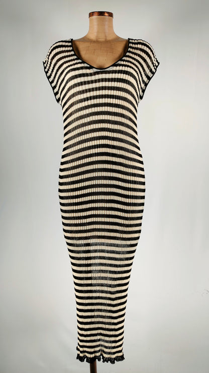 Vestido largo de punto con rayas horizontales