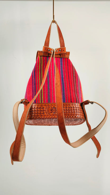 Mochila de rayas y piel