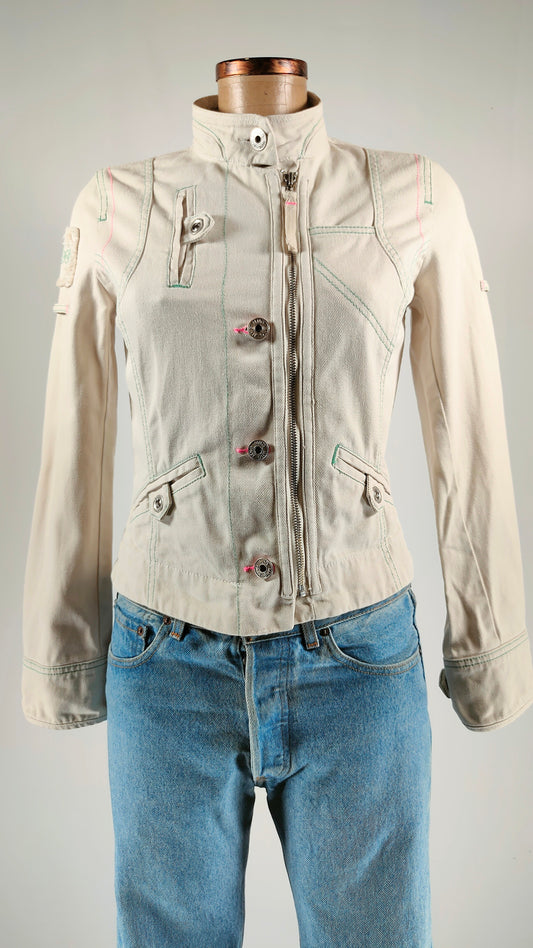 Cazadora blanca costuras flúor