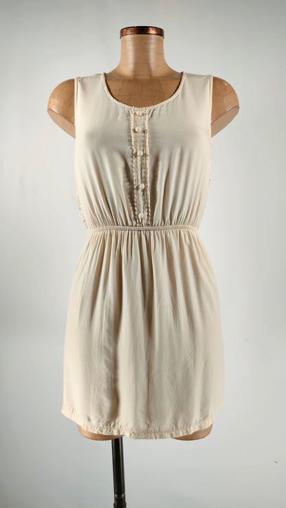 Vestido con espalda de encaje
