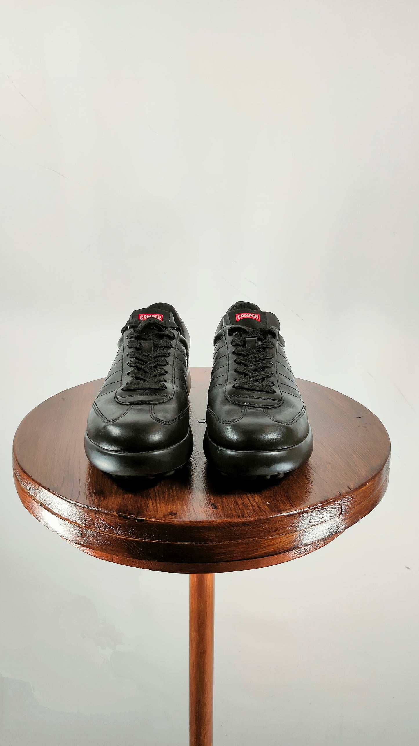 Zapato Camper negro con cordones