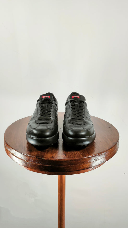 Zapato Camper negro con cordones