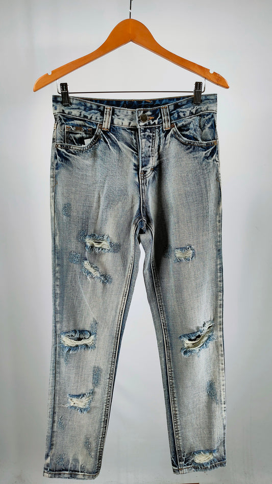 Jeans con oberturas JVJosh