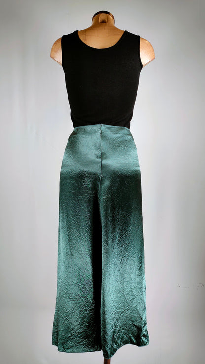 Falda midi satinada verde Massimo Dutti