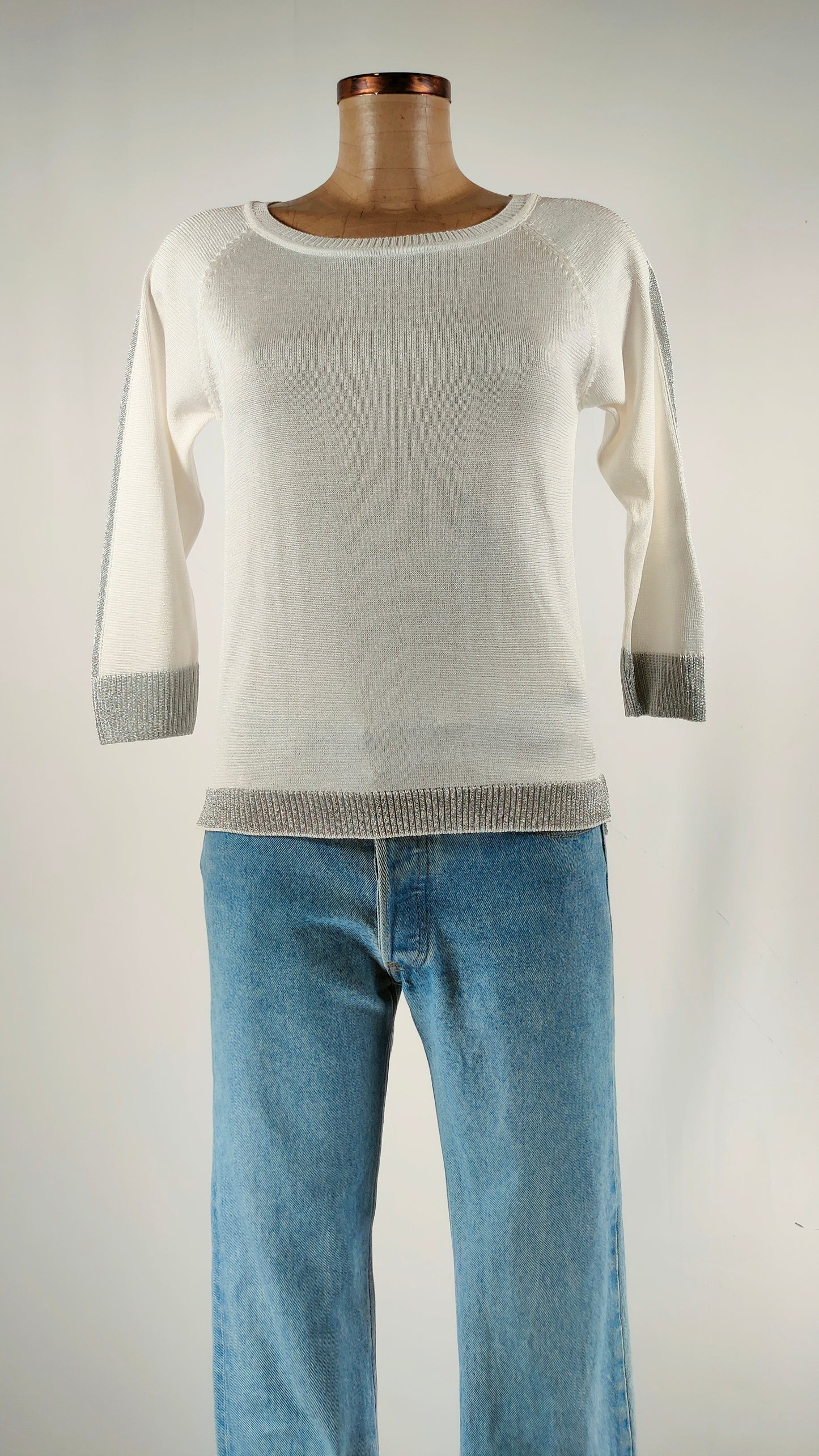 Jersey Guess con metálico gris brillante
