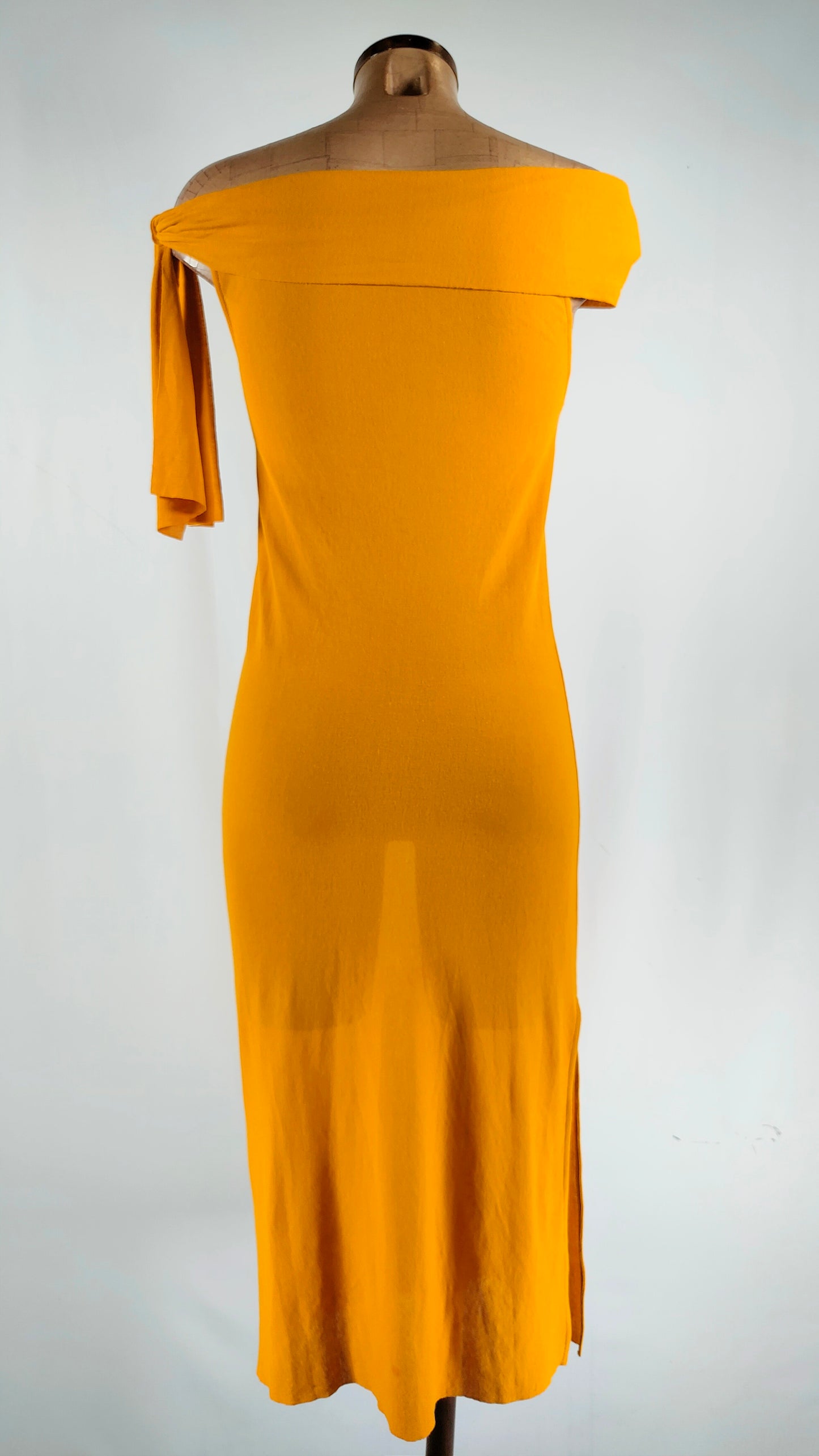 Vestido Massimo Dutti ajustado mostaza