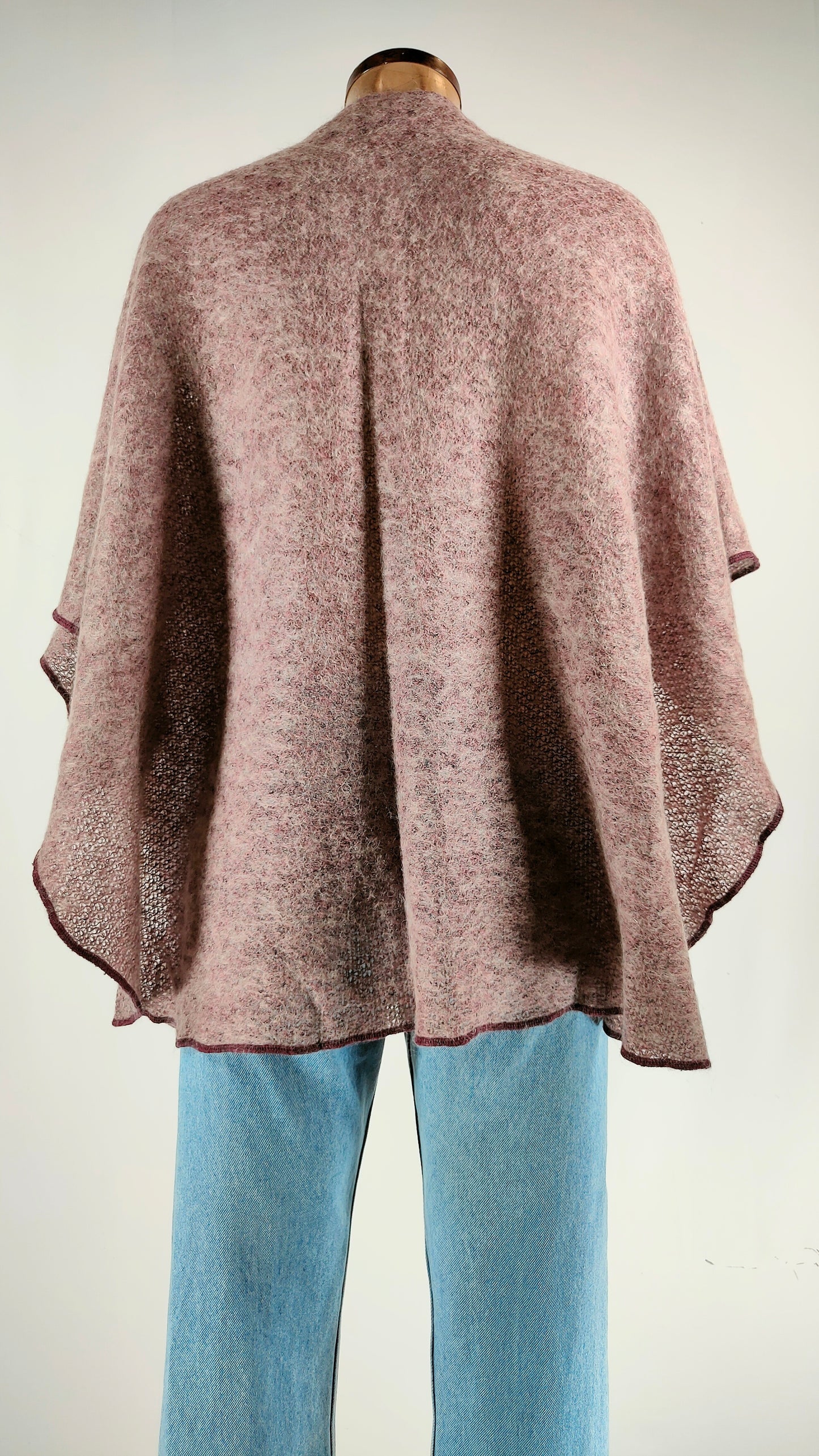 Poncho Teresa Navarro con mohair