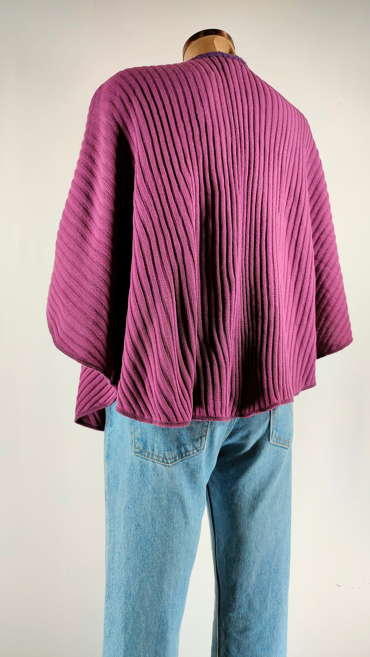 Poncho morado Teresa Navarro
