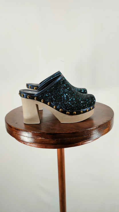 Zuecos glitter brillantes azules Jorge Juan