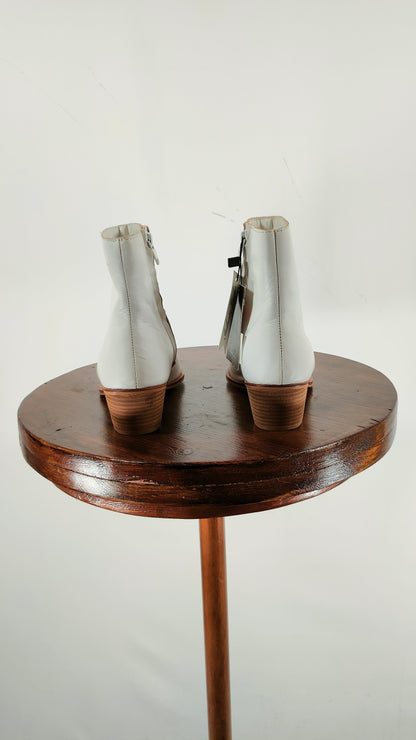 Botines blancos de piel Zara