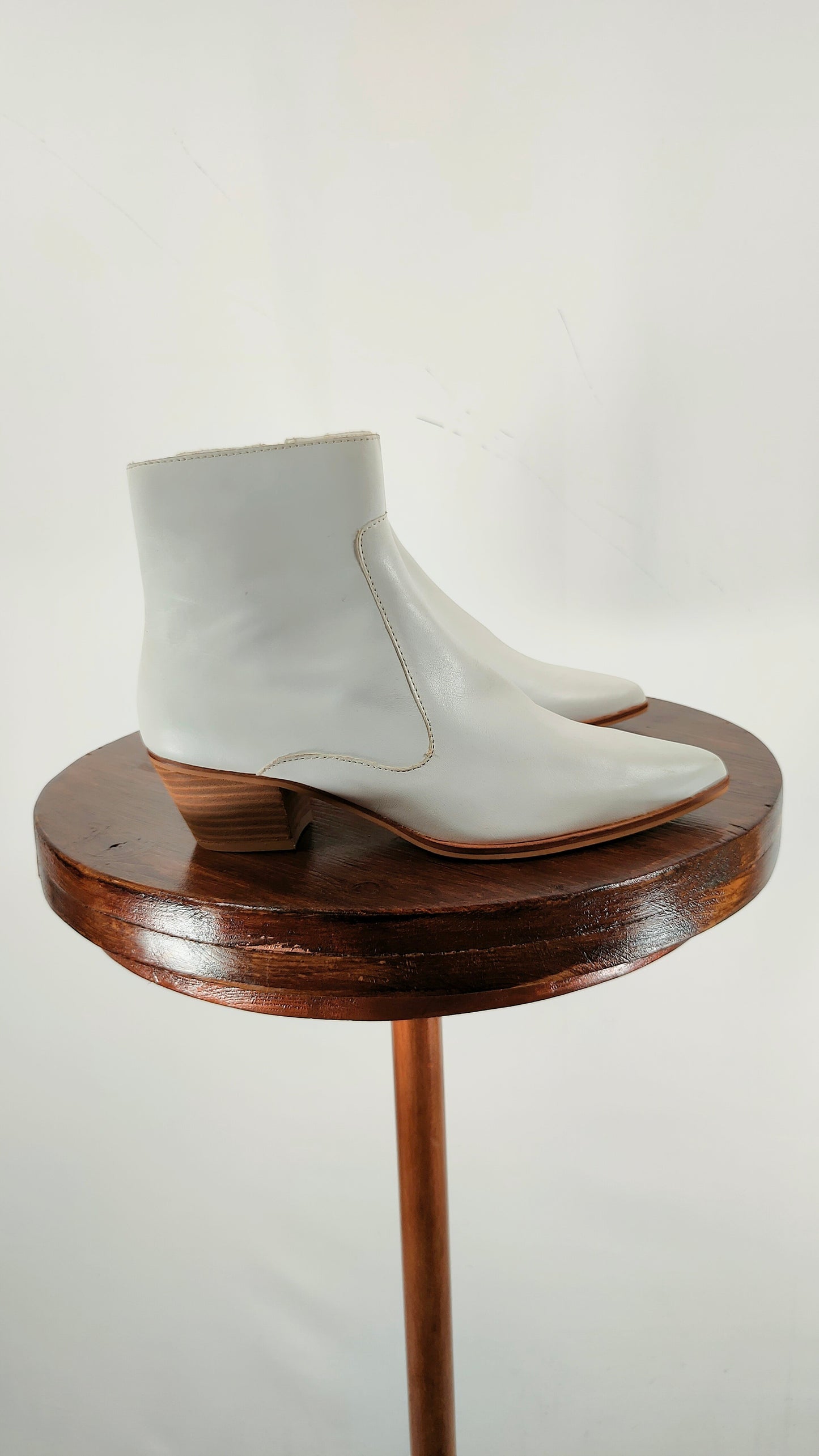 Botines blancos de piel Zara