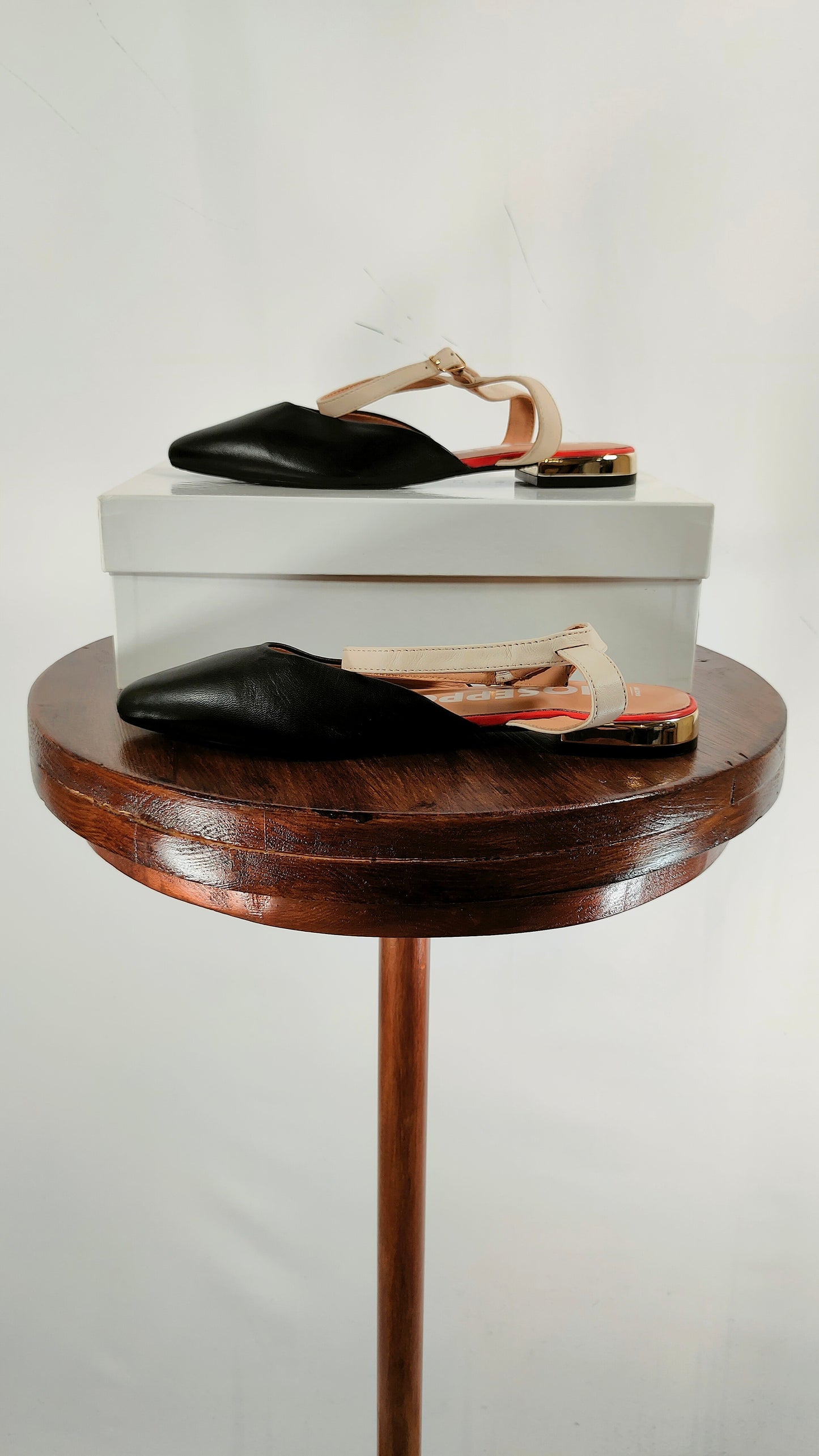 Zapatos Gioseppo con talón dorado