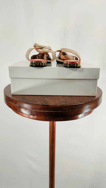 Zapatos Gioseppo con talón dorado