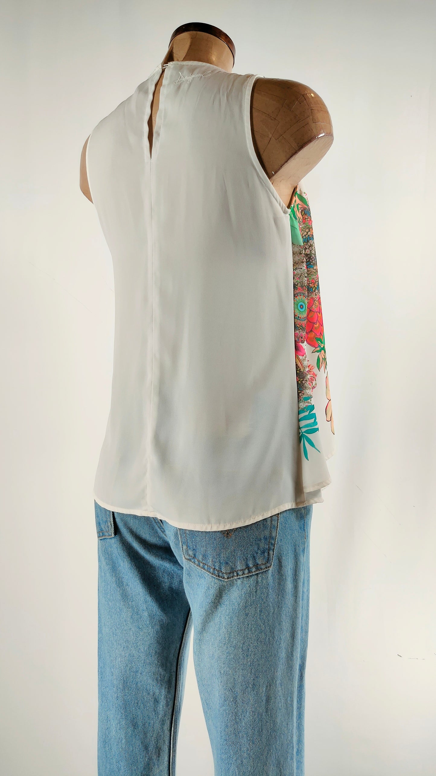 Blusa sin mangas Desigual con apliques brilllantes