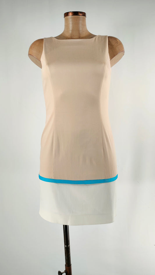 Vestido bicolor con tira azul