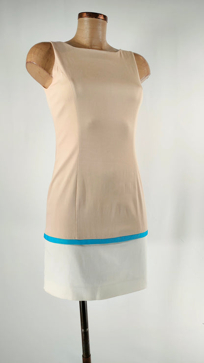 Vestido bicolor con tira azul