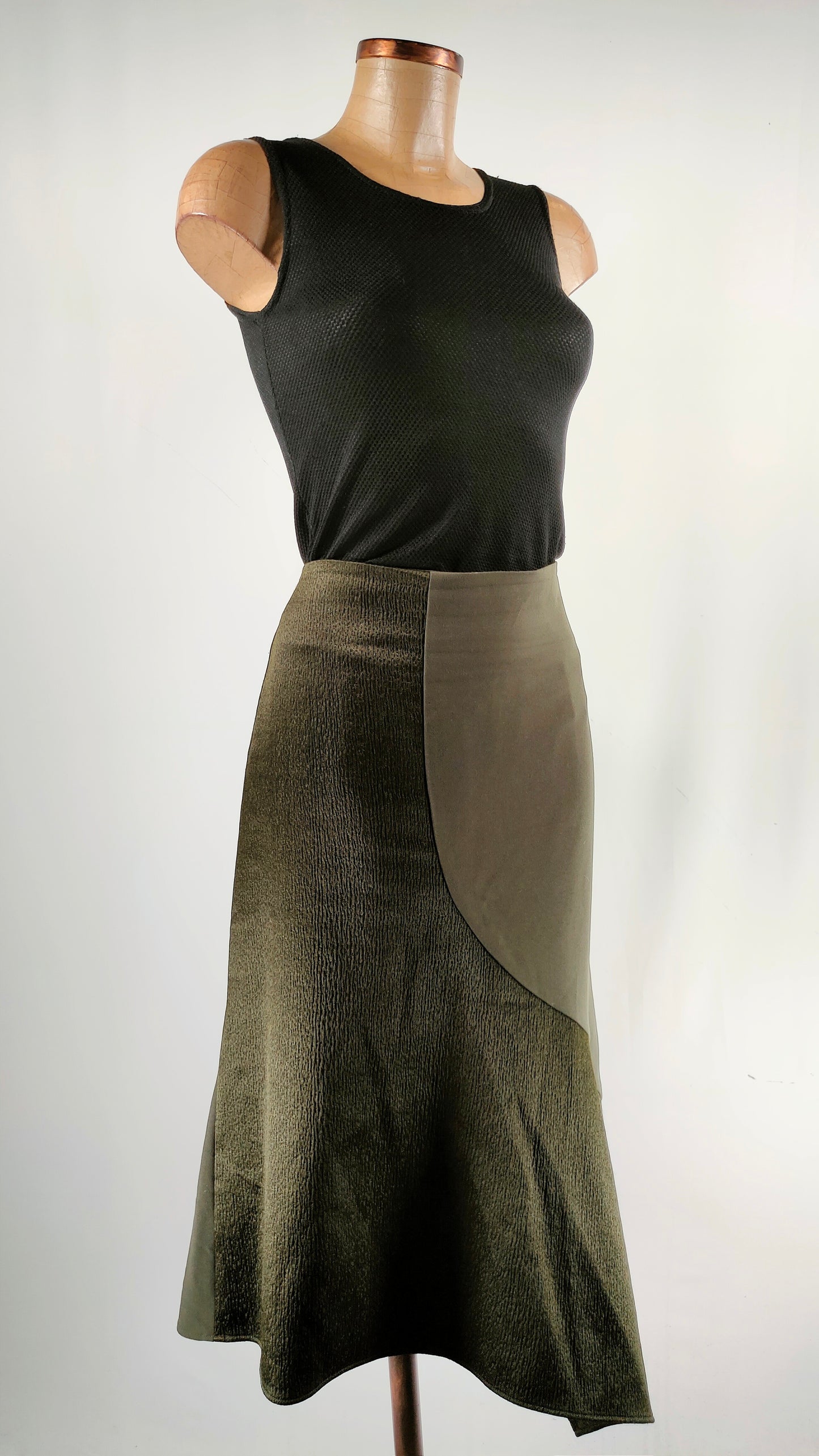 Falda verde bimaterial Cos