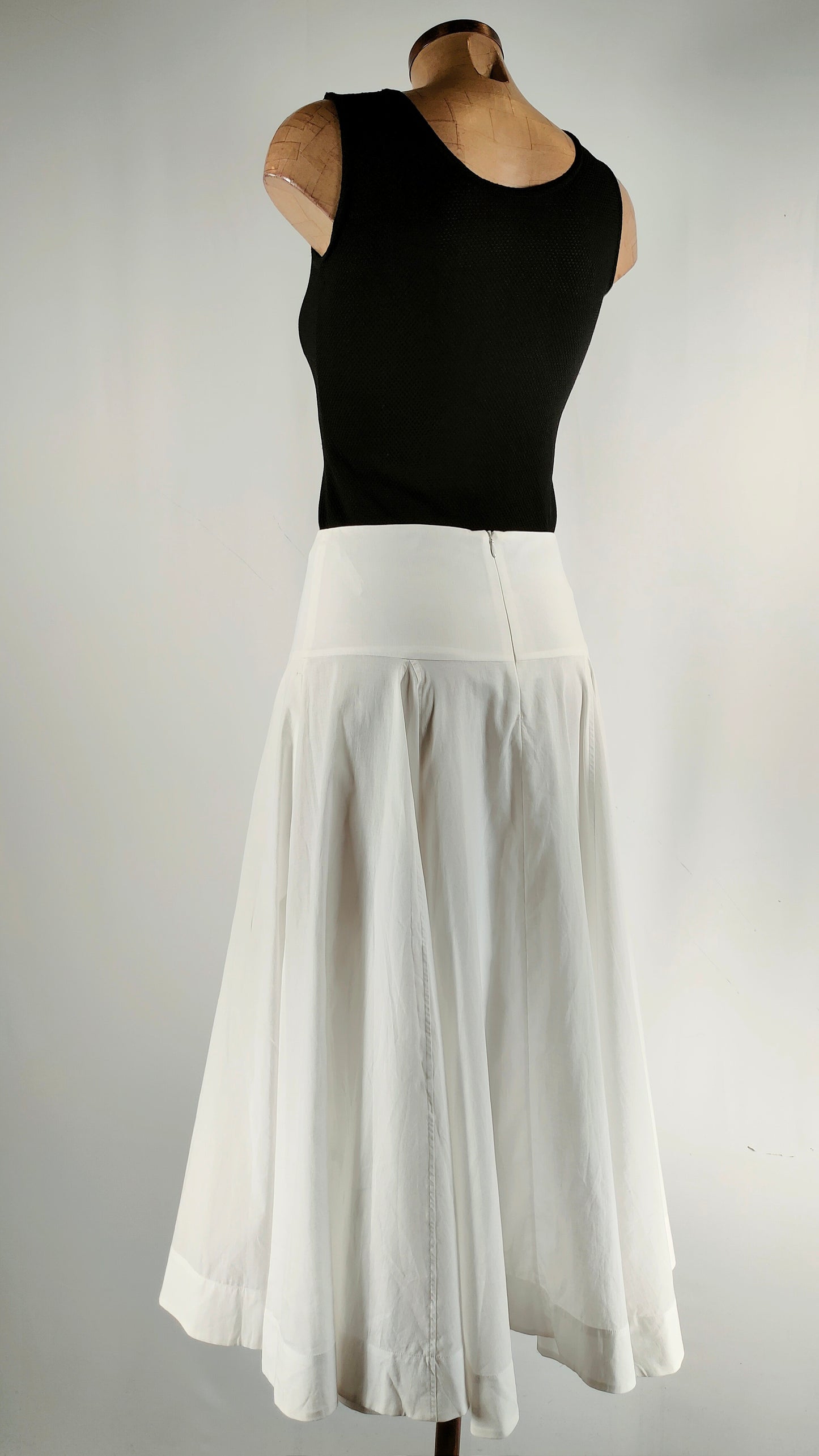 Falda midi blanca Massimo Dutti con vuelo
