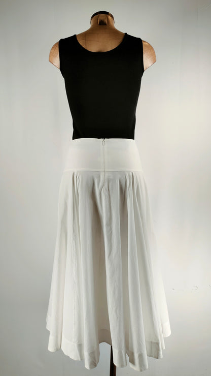 Falda midi blanca Massimo Dutti con vuelo
