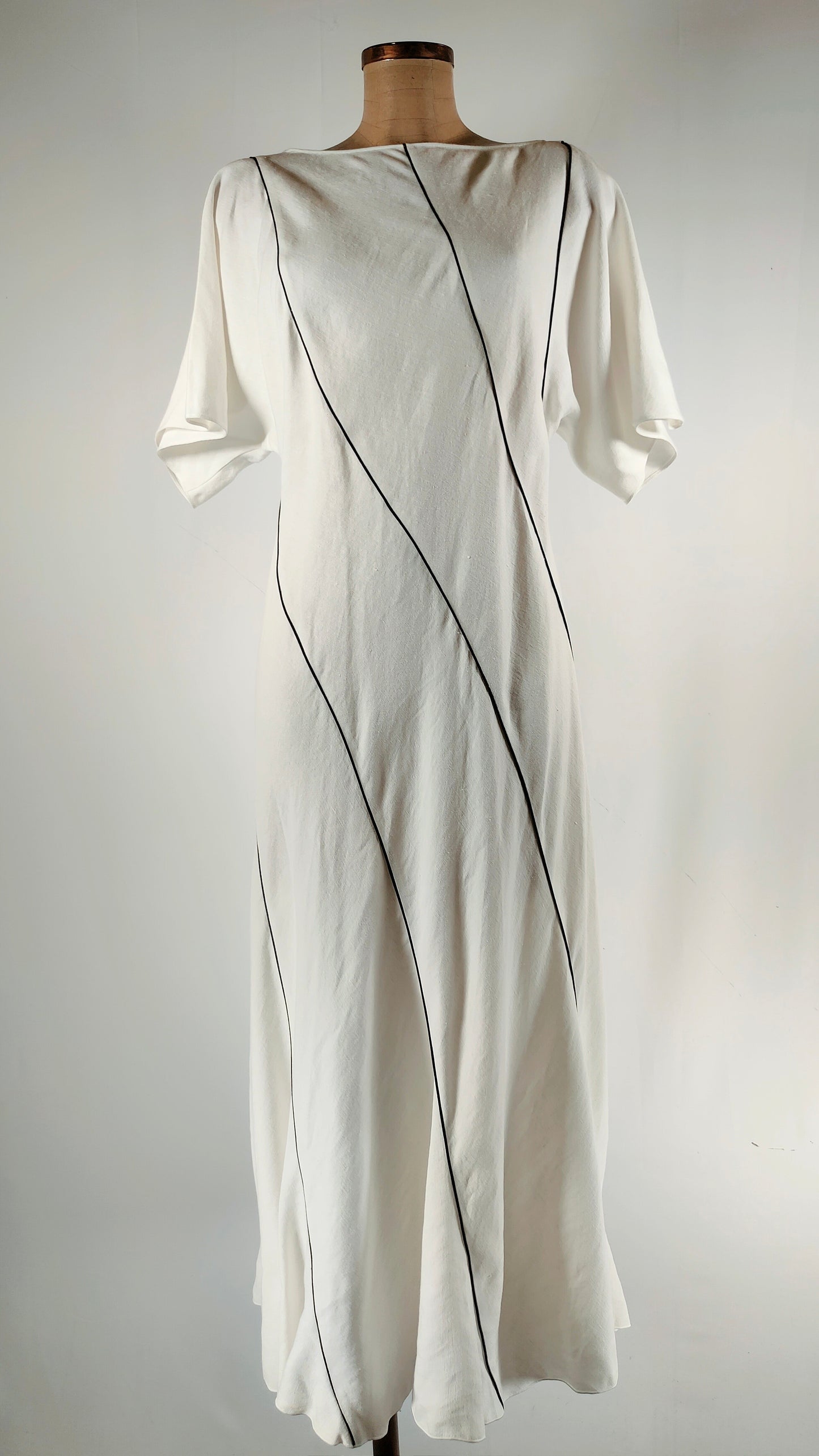 Vestido largo blanco Massimo Dutti con vuelo