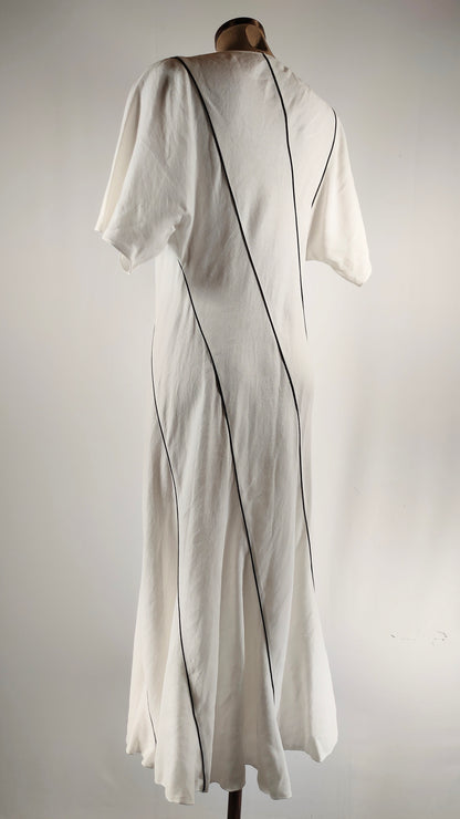 Vestido largo blanco Massimo Dutti con vuelo