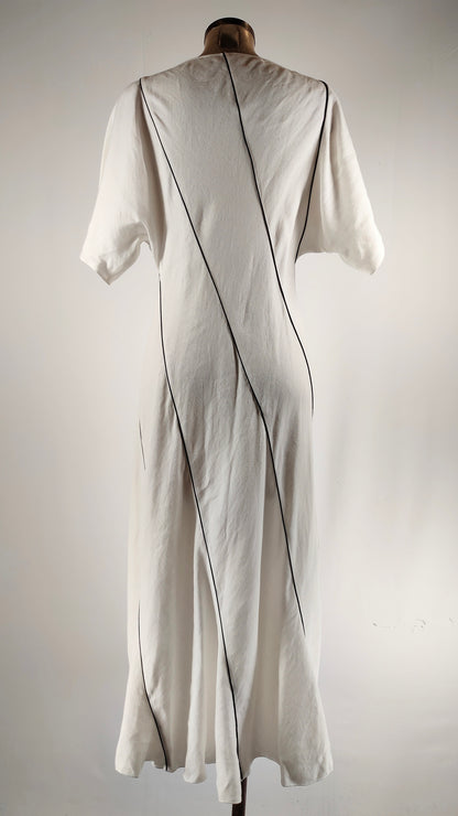 Vestido largo blanco Massimo Dutti con vuelo