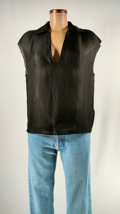 Blusa de lino negra sin mangas