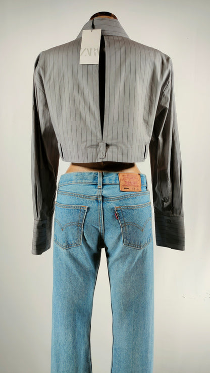 Camisa gris cropped Zara