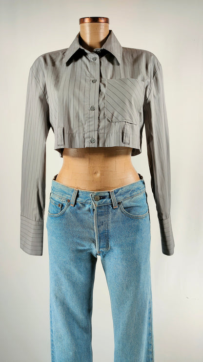 Camisa gris cropped Zara