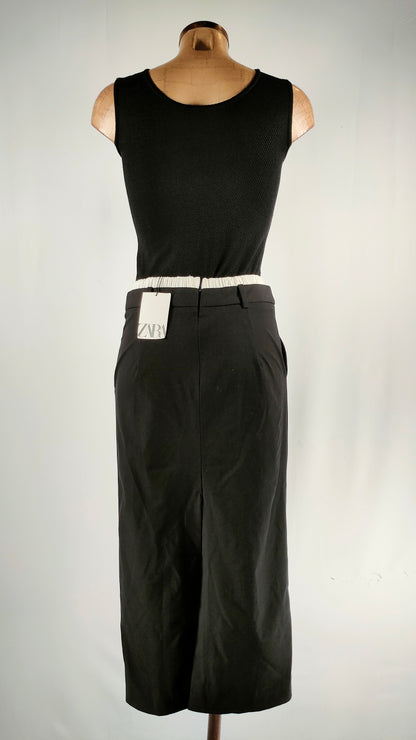 Falda recta negra con cintura de goma