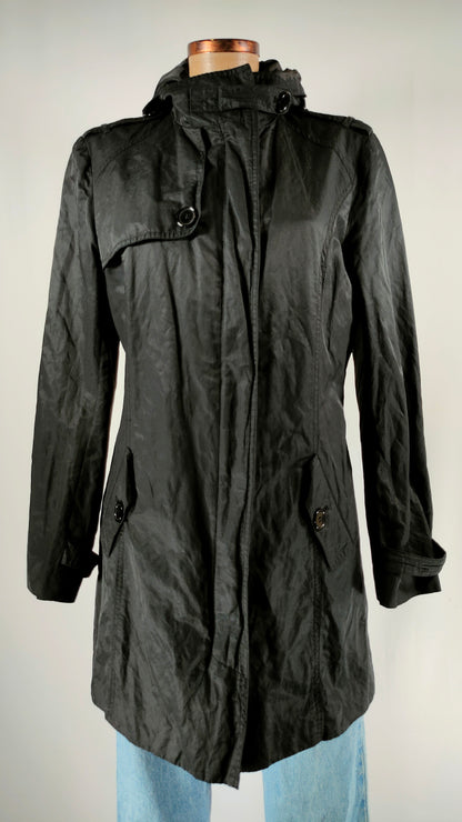 Gabardina con acabado brillante