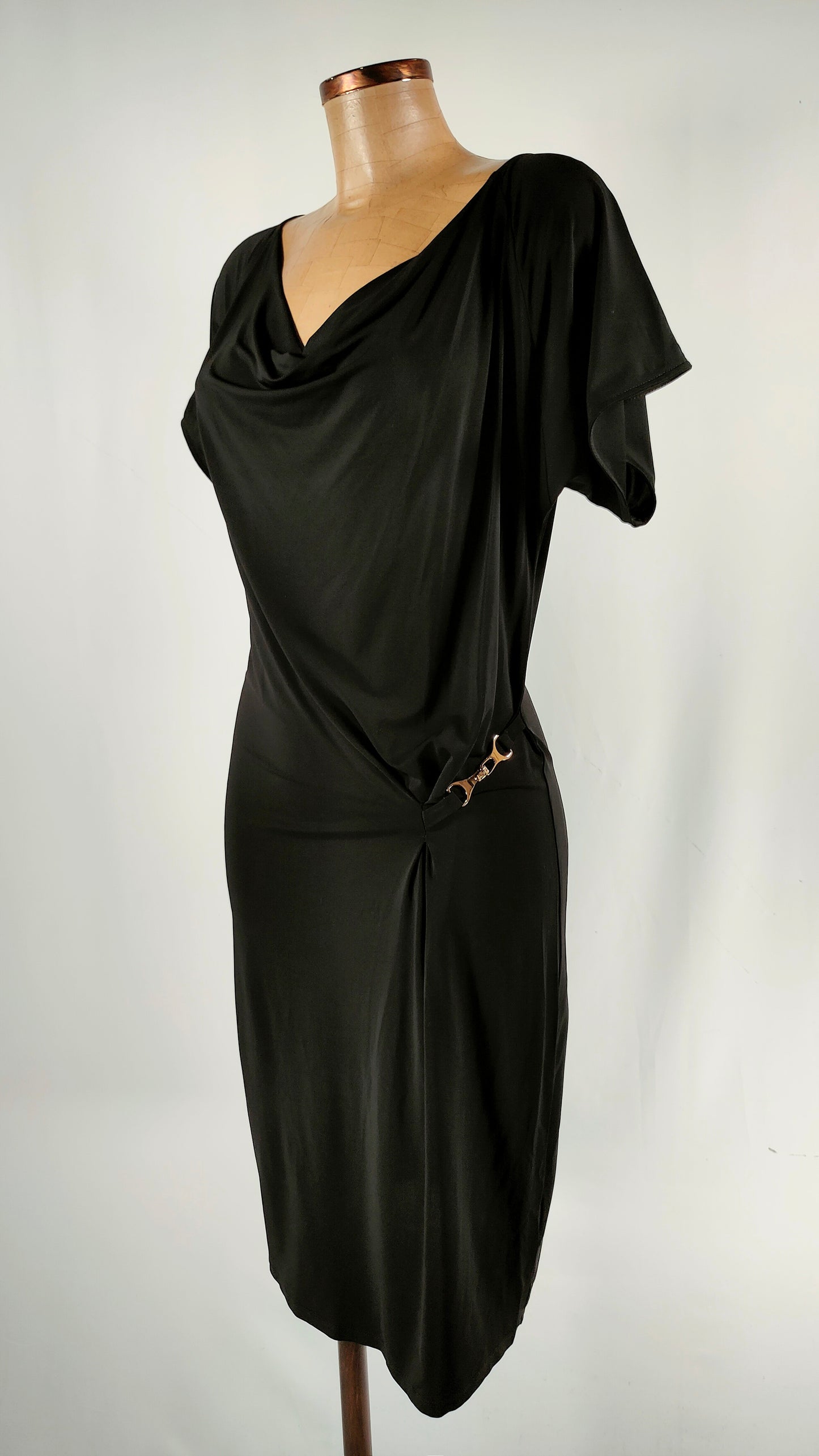 Vestido negro Liu-jo con cierre dorado