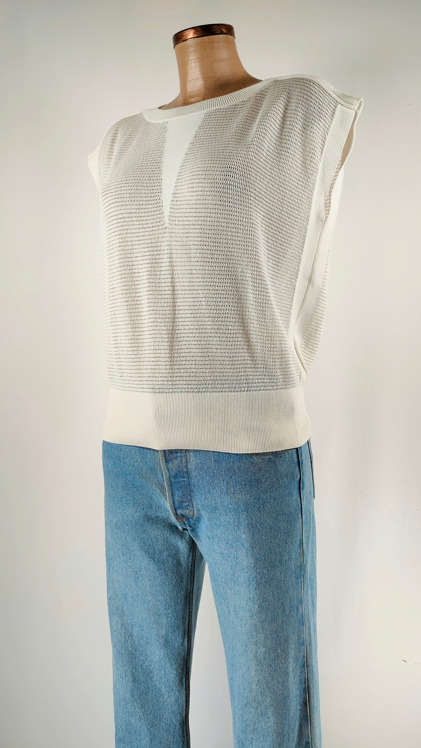 Jersey blanco sin mangas