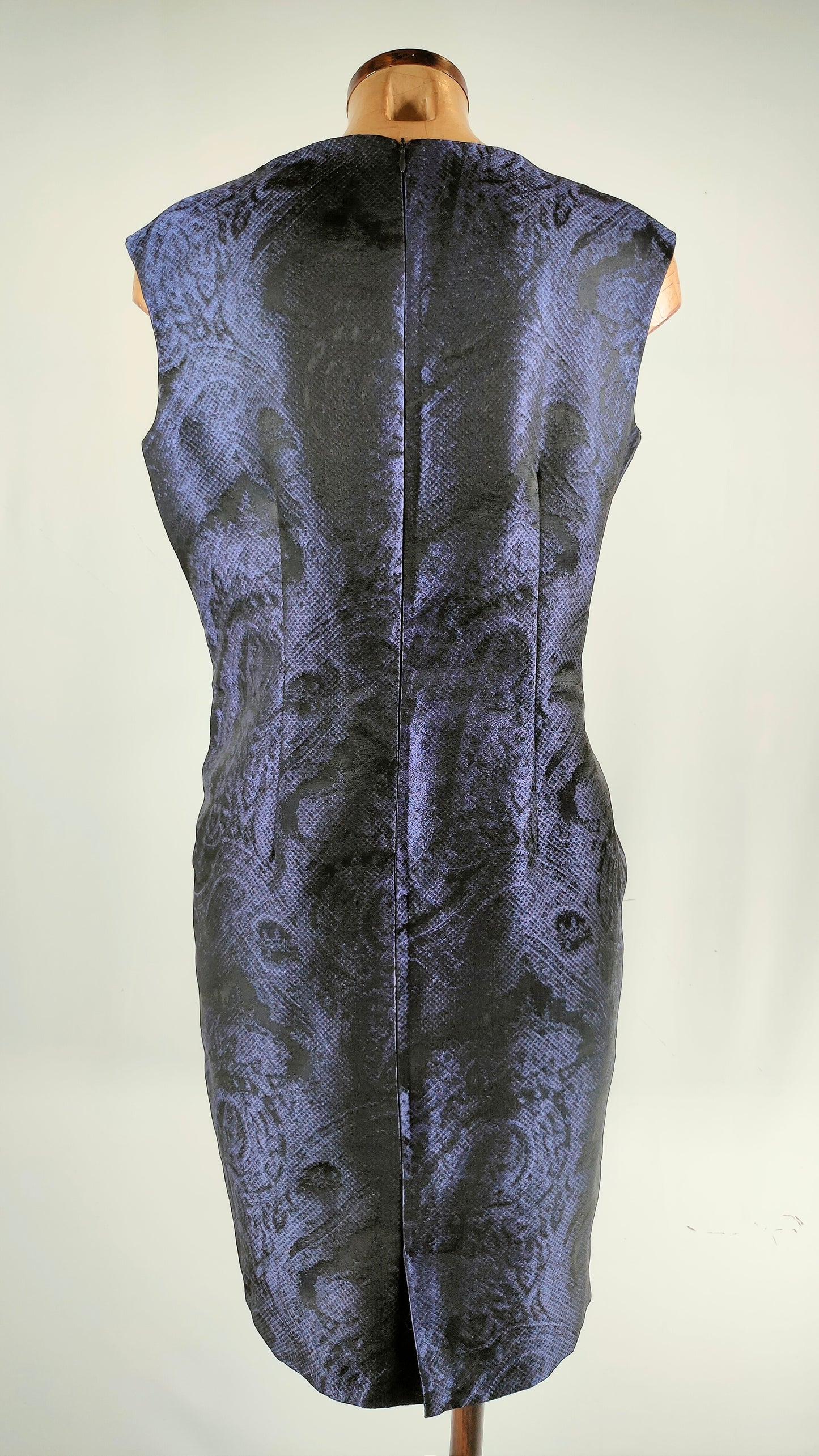 Vestido morado Carla Ruíz