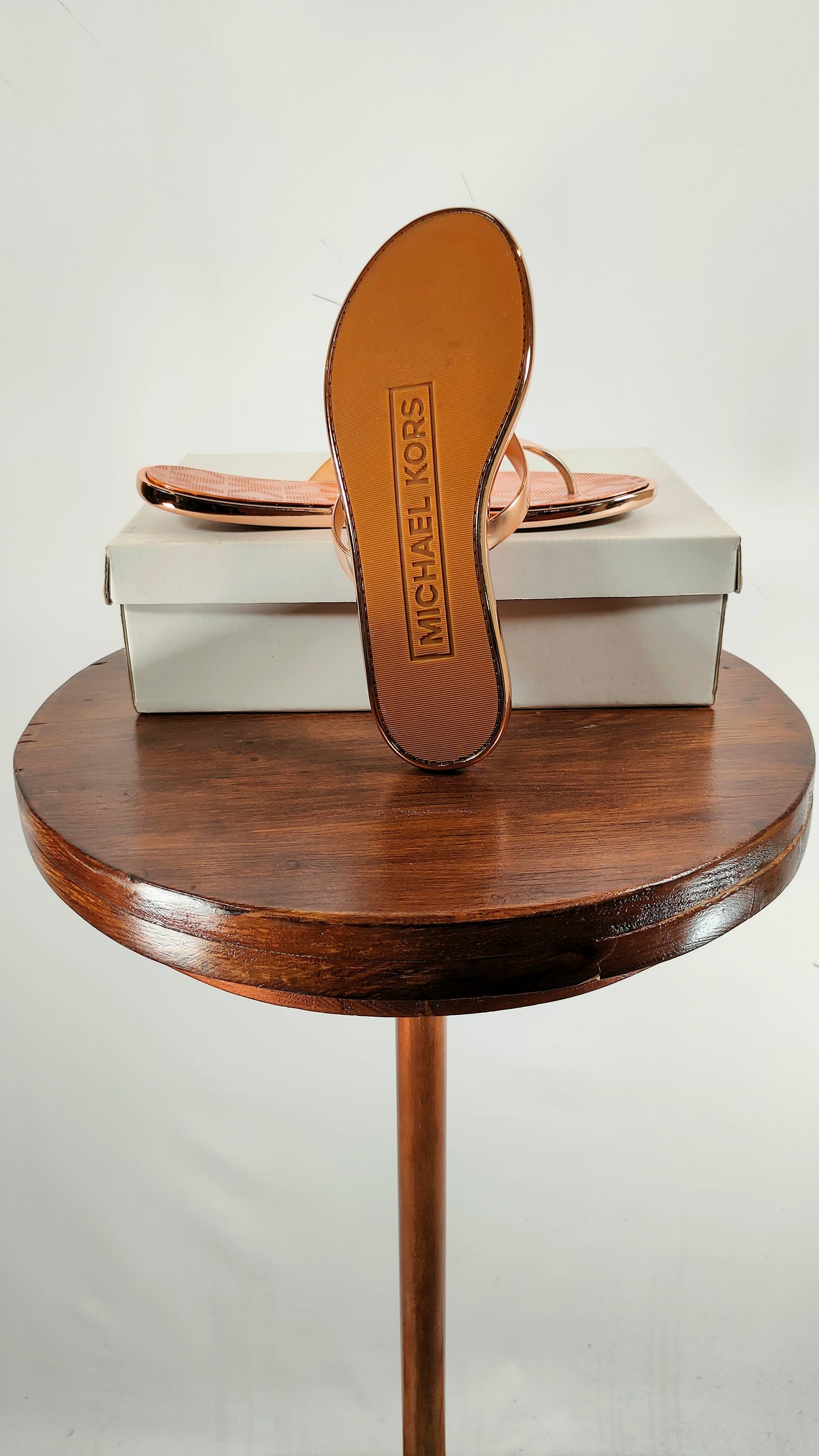 Chanclas Michael Kors doradas