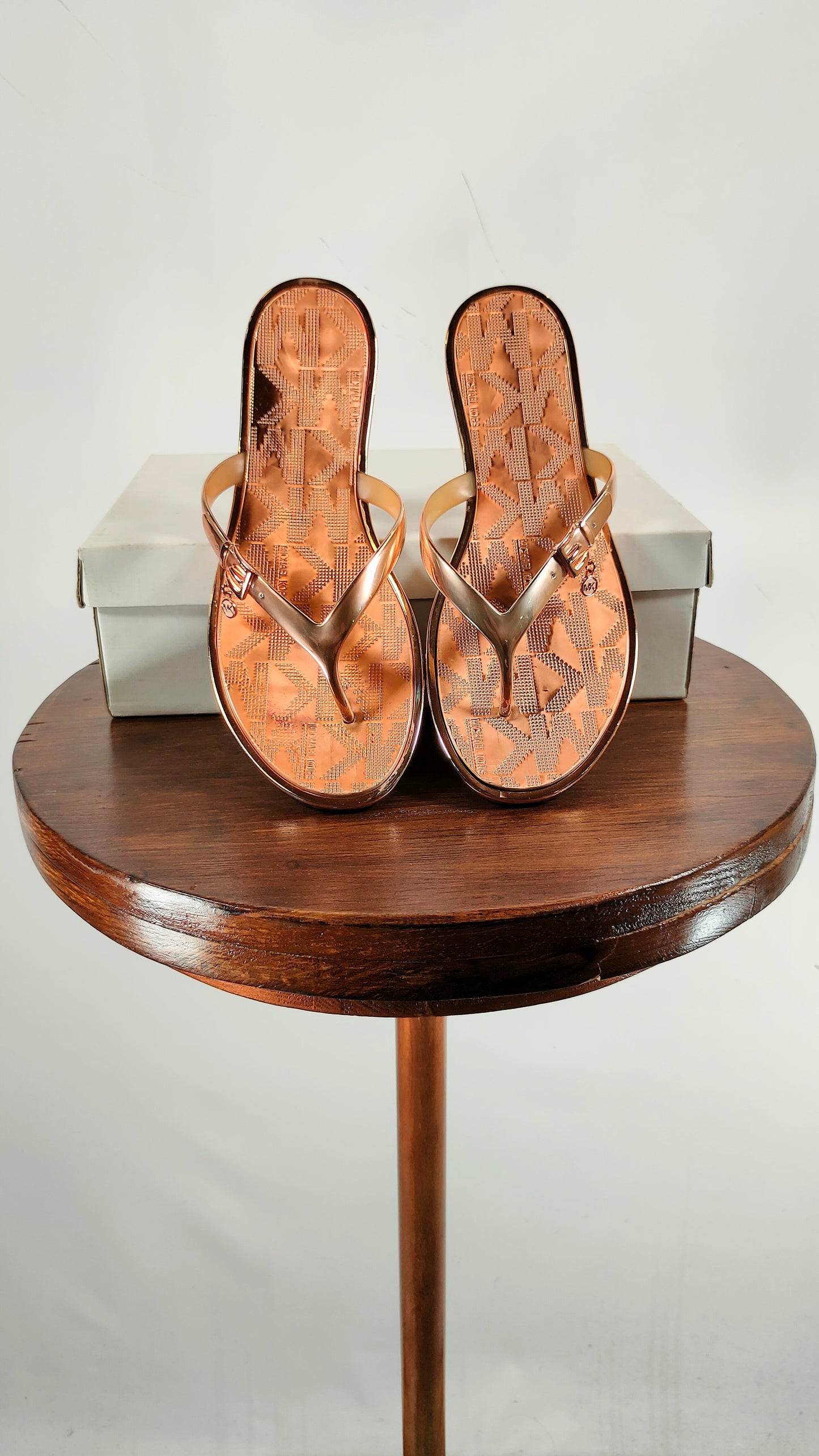 Chanclas Michael Kors doradas