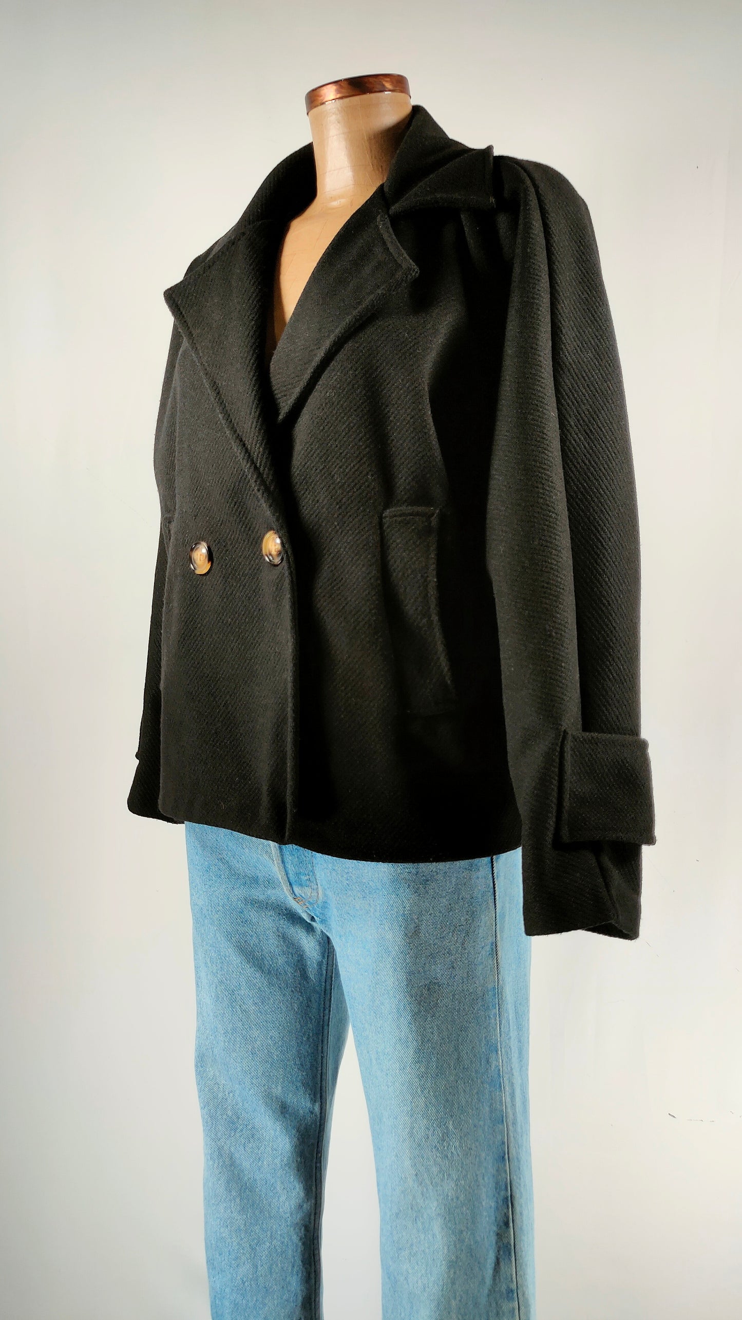 Chaqueta corta negra