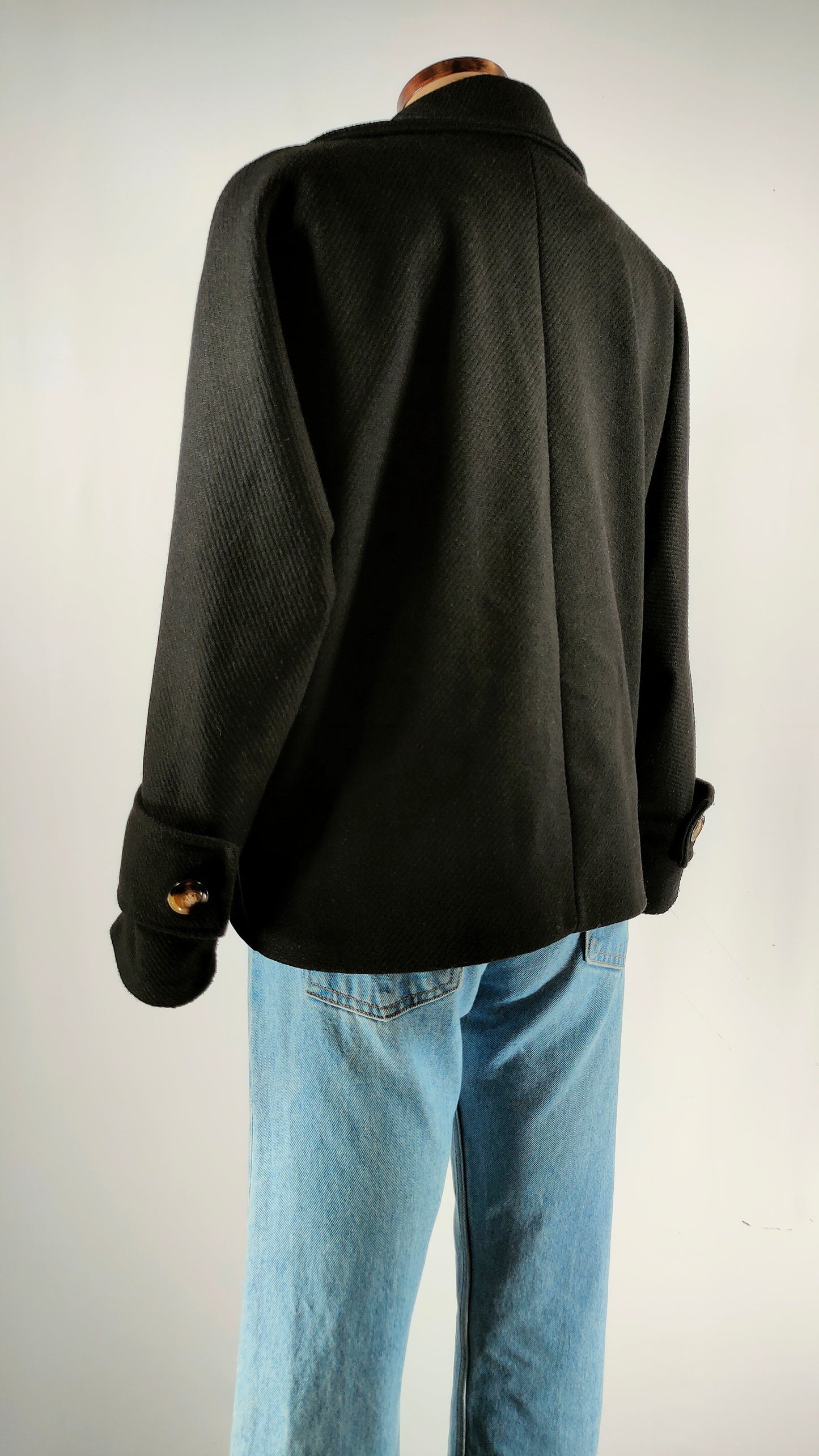 Chaqueta corta negra