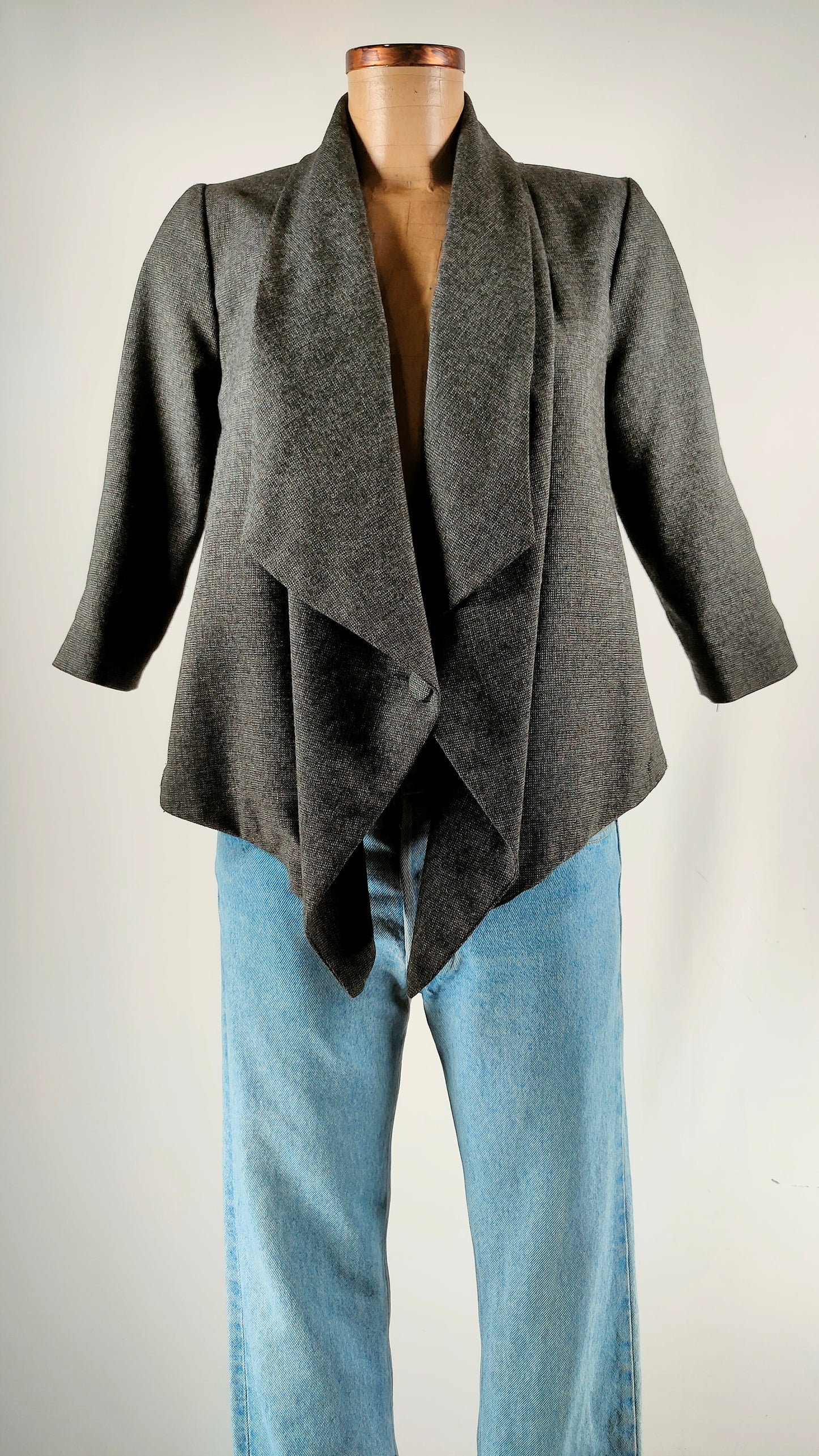 Chaqueta gris abierta