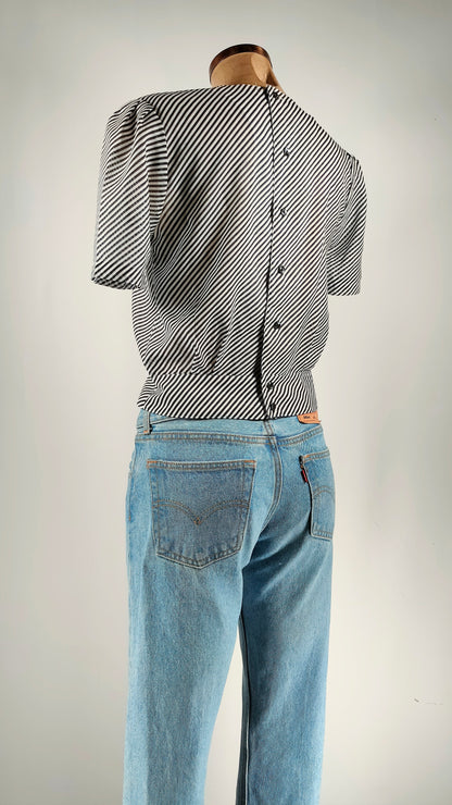 Top de rayas con cierre de botones