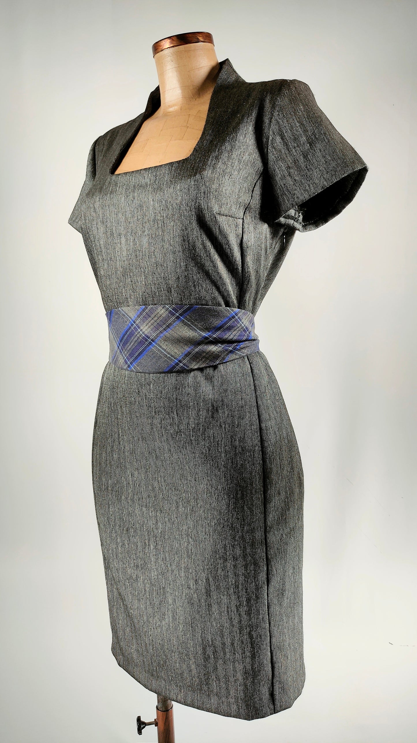 Vestido con escote cuadrado Trucco