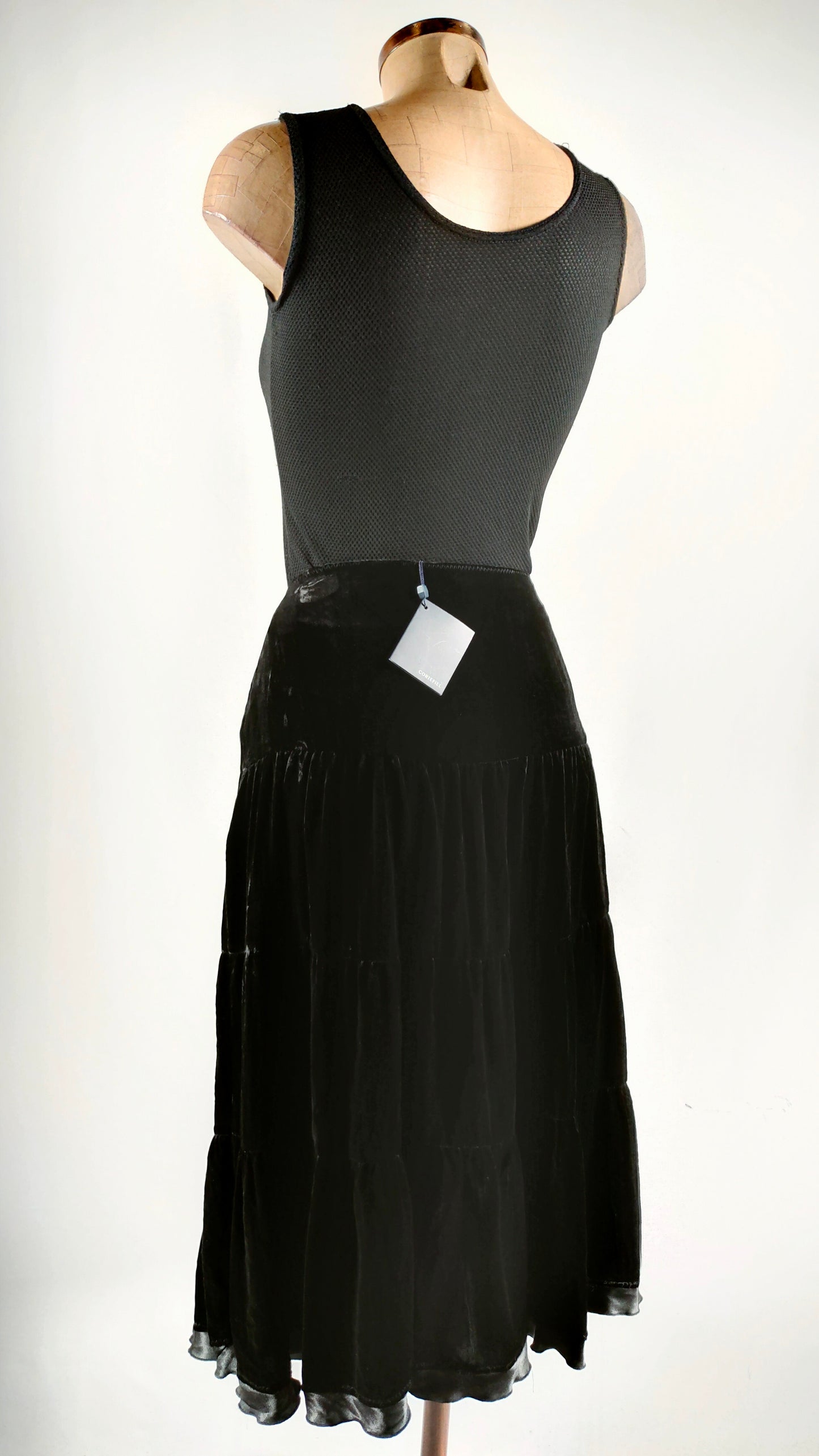 Falda aterciopelada midi negra Cortefiel