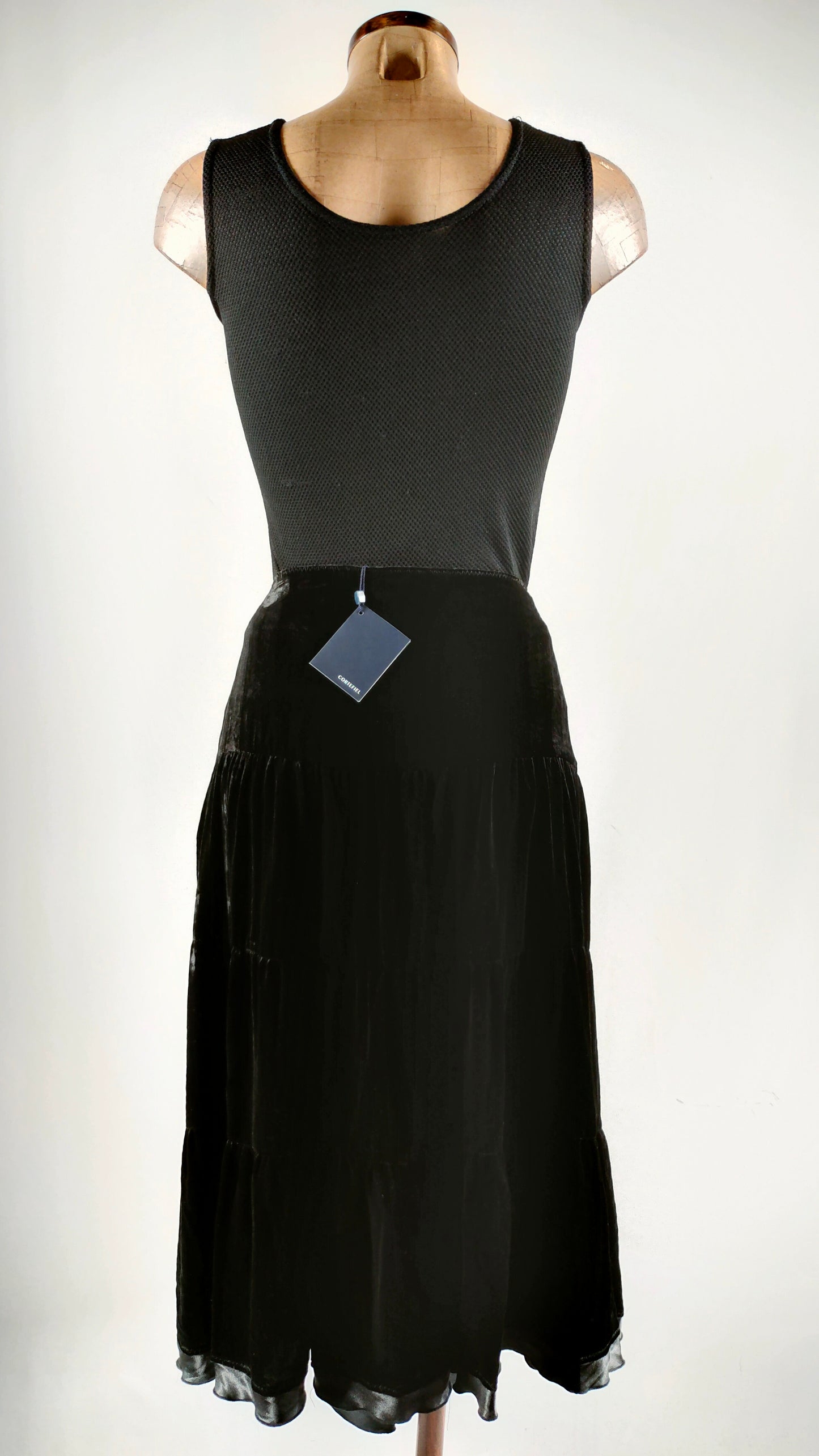 Falda aterciopelada midi negra Cortefiel