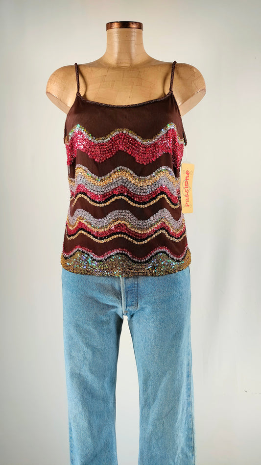 Top con apliques brillantes